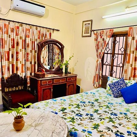 Spacious Apt With Antique Furniture ,Ac & Kitchen كولكاتا المظهر الخارجي الصورة